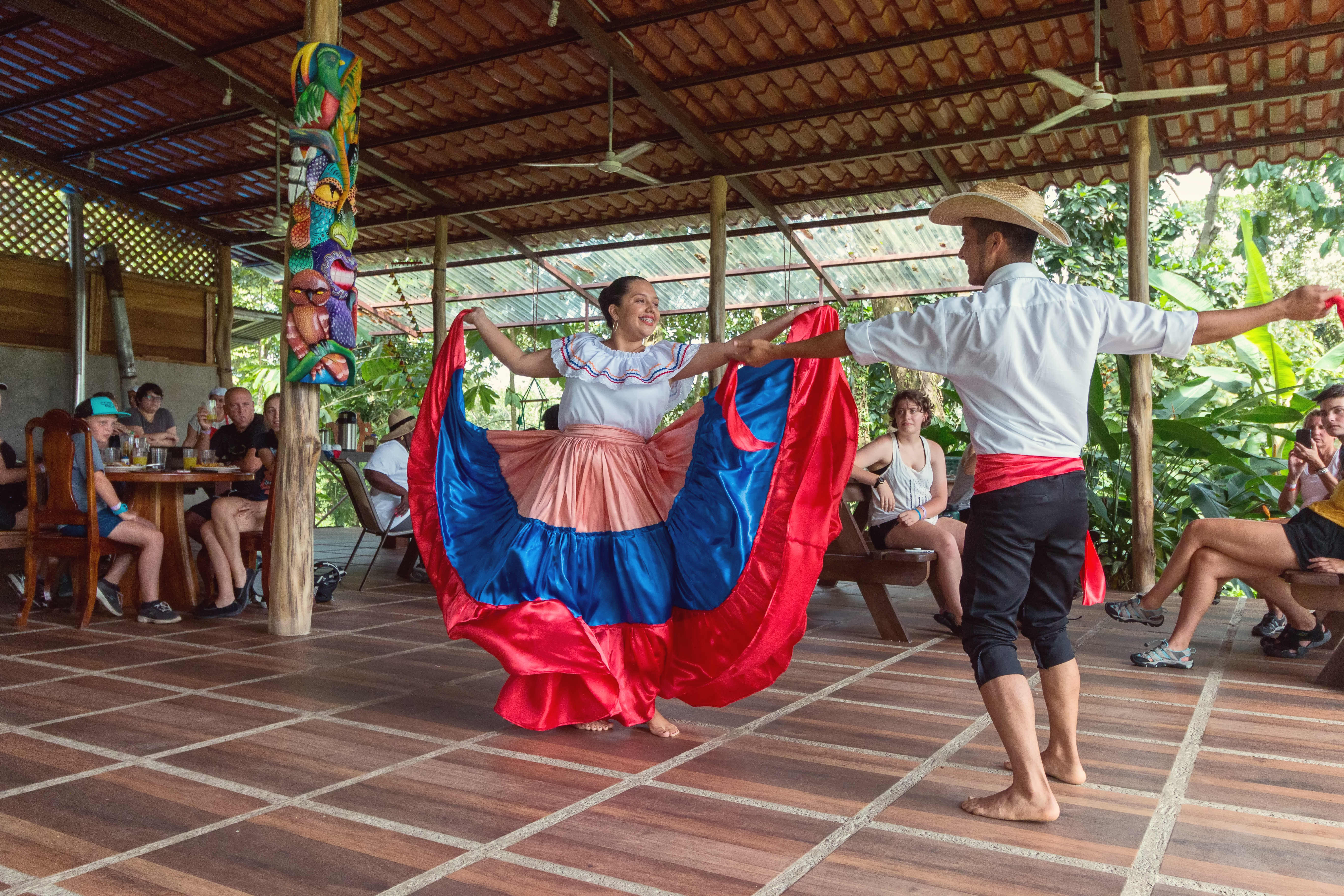 How would you feel while discovering and exploring the highlights of Costa Rica?